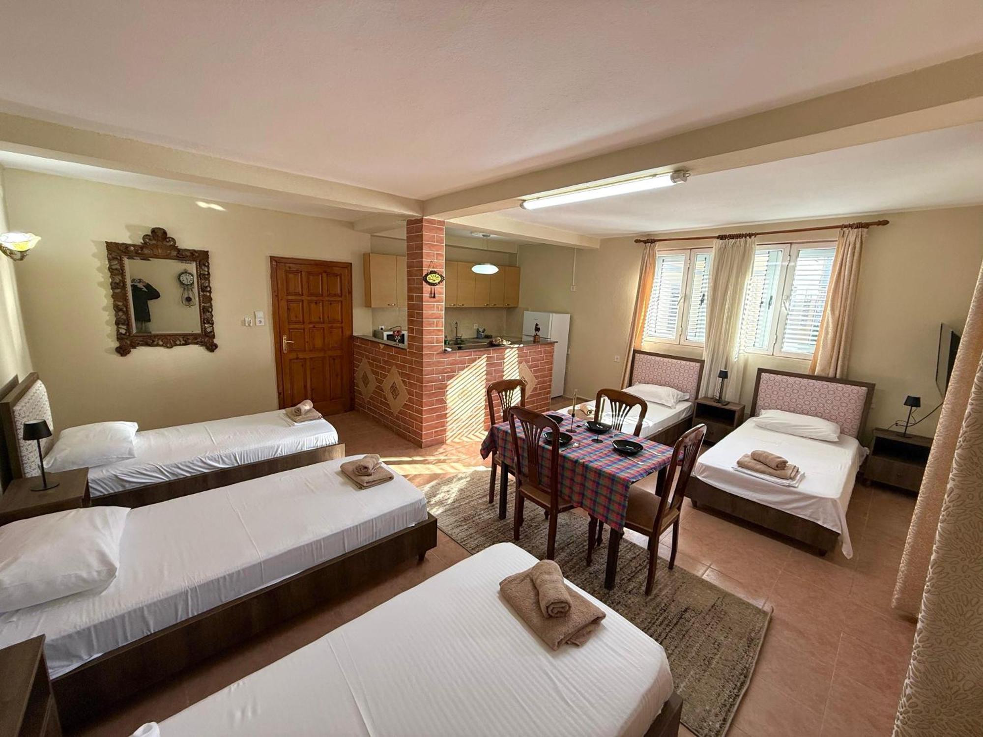 Shkodra Guest House 2 Eksteriør billede