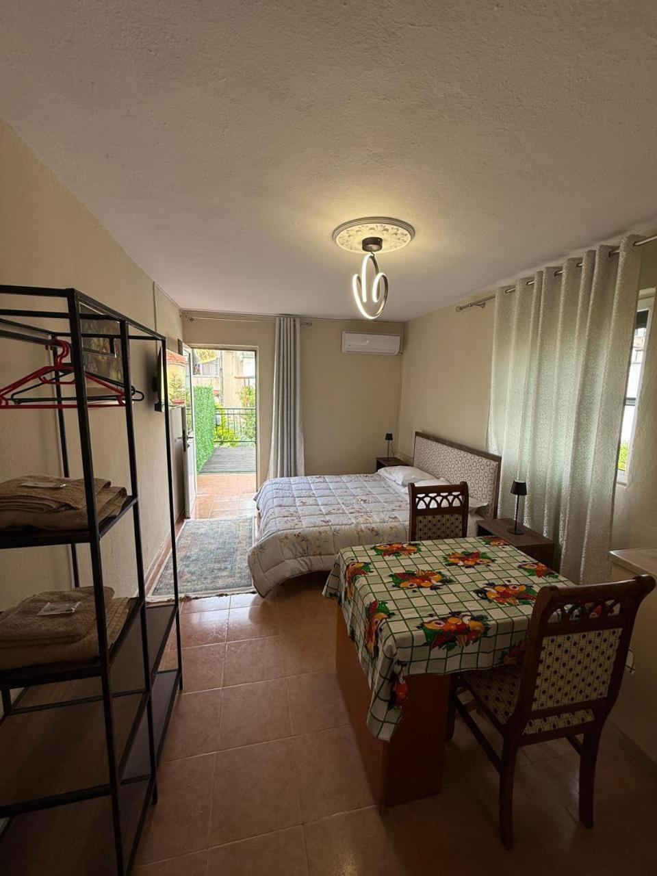 Shkodra Guest House 2 Eksteriør billede